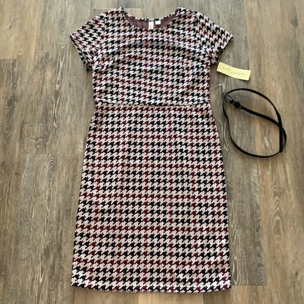 Tacera Short Sleeve Multi Color Houndstooth Midi Dress w/belt sz small